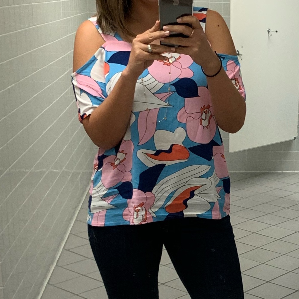 Ava Sky Cold Shoulder top